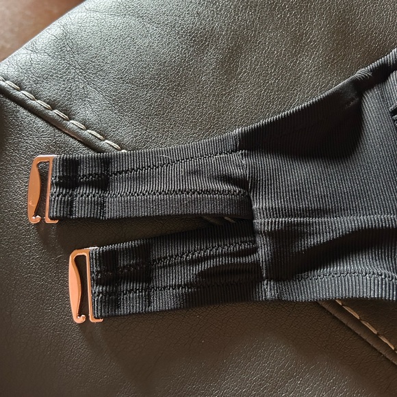 Shade&Shore Top size 38DD Bottoms small. Colors are black top with white bottom - Picture 2 of 8